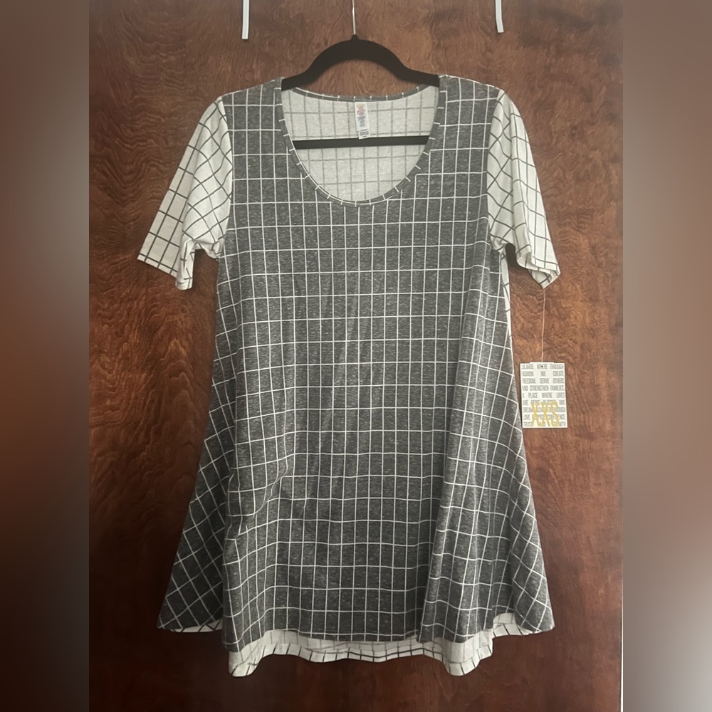 NWT LuLaRoe Gray and White Checkered Perfect T size XXS